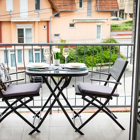 Irisz Hillside شقة