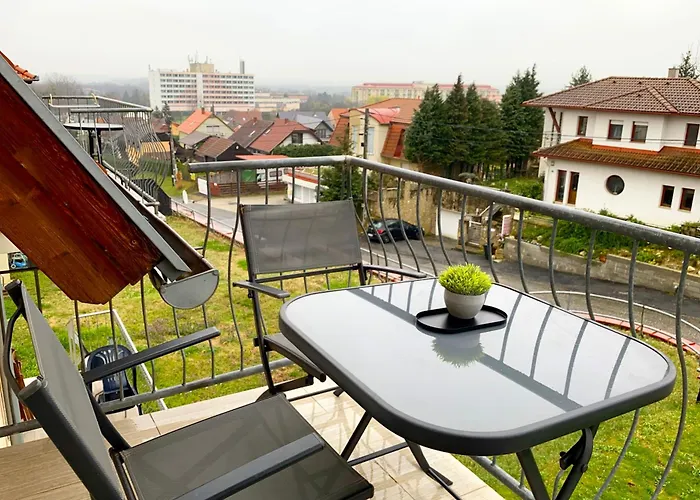 Irisz Hillside *
